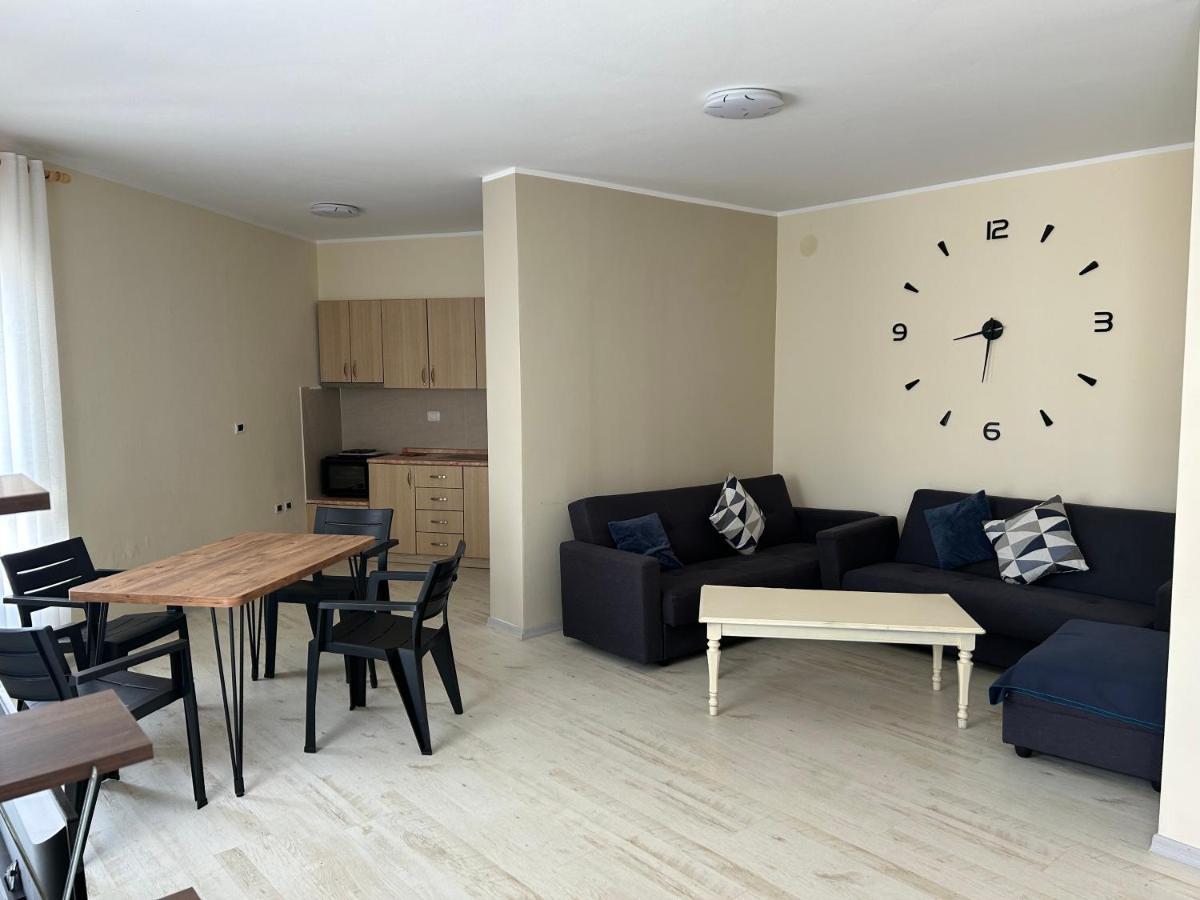 Apartment In Qerret โกเลม ภายนอก รูปภาพ
