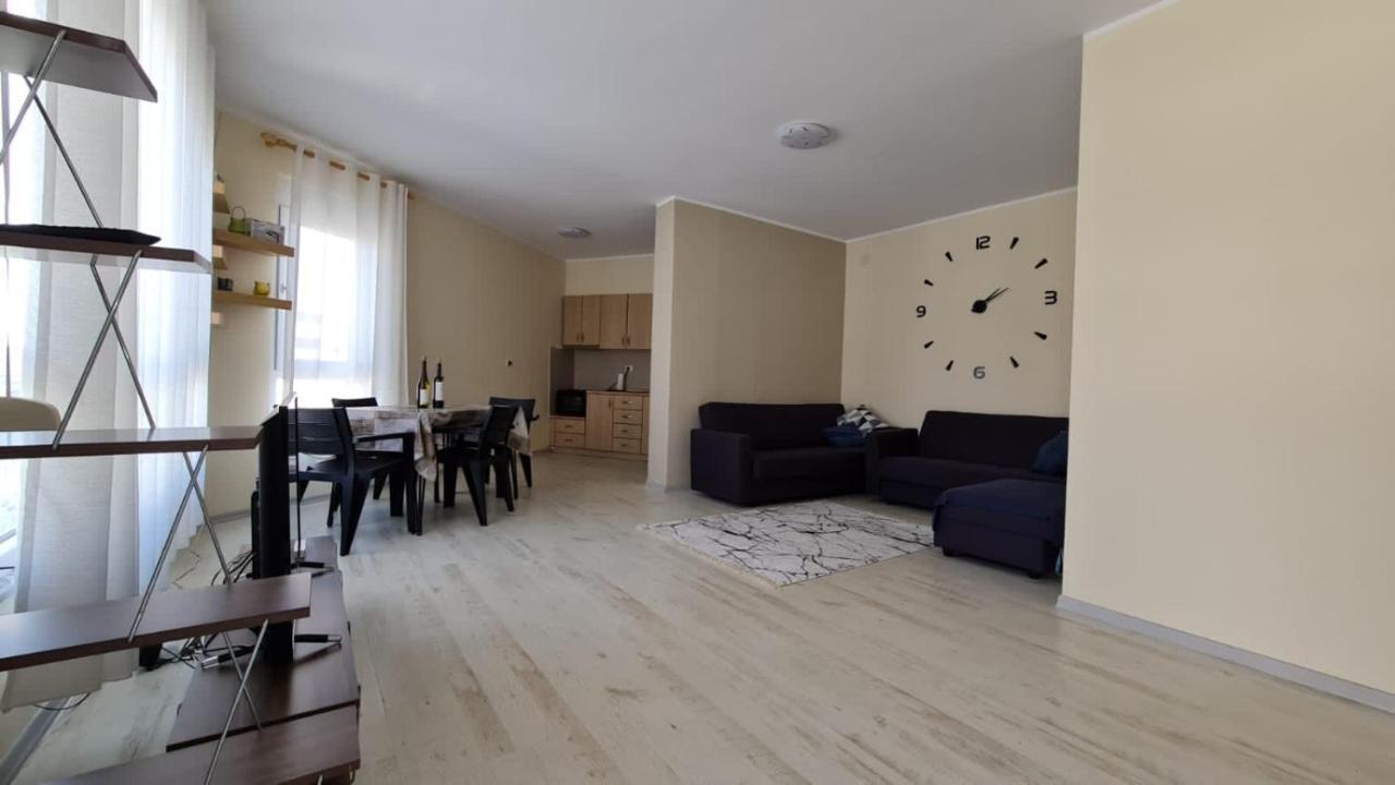 Apartment In Qerret โกเลม ภายนอก รูปภาพ